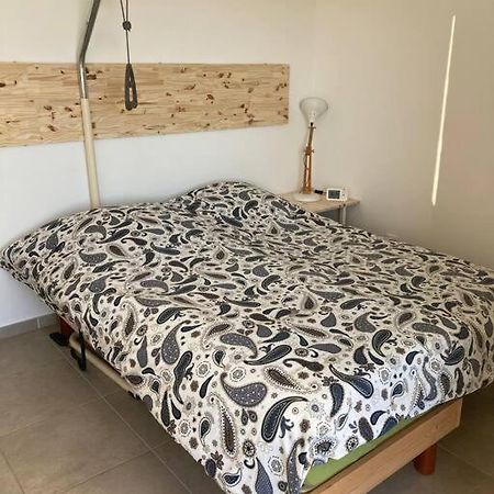 Appartement Rdc Avec Parking Prive La Fare-les-Oliviers Exteriör bild