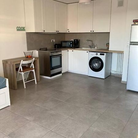 Appartement Rdc Avec Parking Prive La Fare-les-Oliviers Exteriör bild