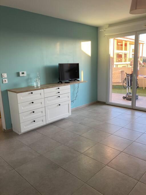 Appartement Rdc Avec Parking Prive La Fare-les-Oliviers Exteriör bild